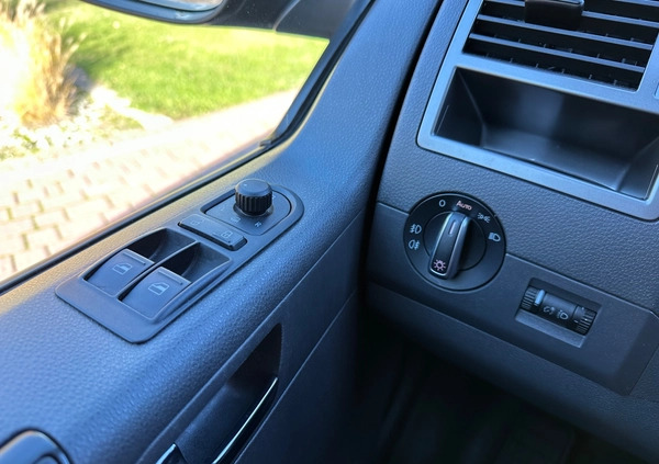 Volkswagen Caravelle cena 115000 przebieg: 178332, rok produkcji 2014 z Garwolin małe 742